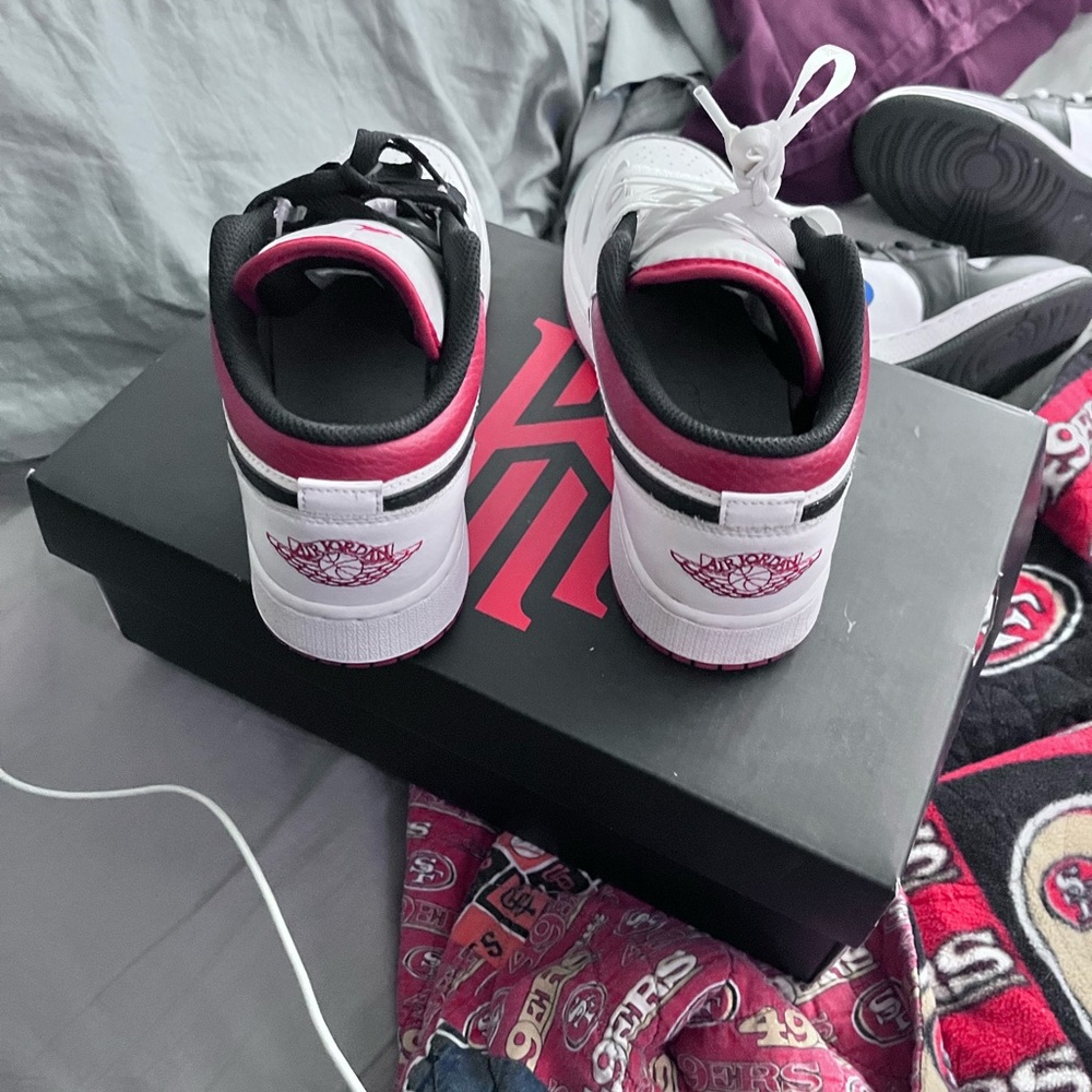 Jordan 1 - Picture 3 of 3